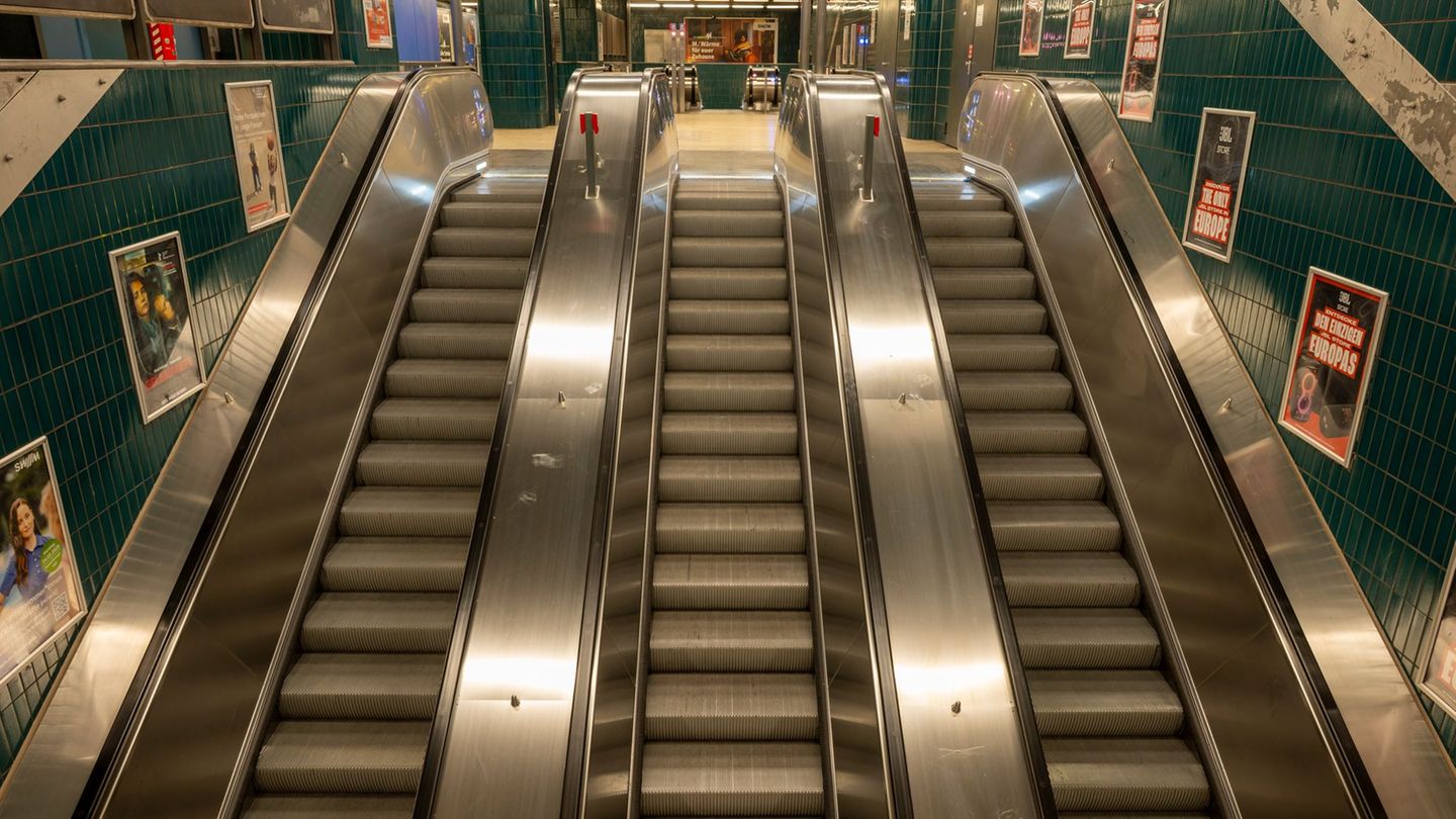 Unfall: Seniorin stirbt nach Sturz auf Rolltreppe