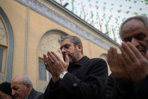 Gebet in einer Moschee im Iran