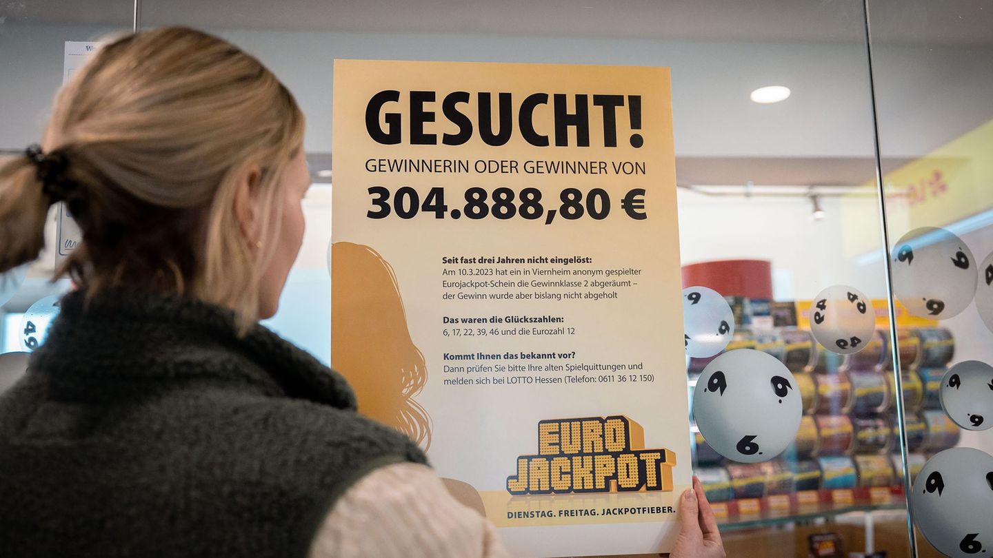 Die Plakate sollen an die Gewinnzahlen erinnern, in der Hoffnung, dass der Gewinn abgeholt wird. Foto: -/Lotto Hessen/dpa
