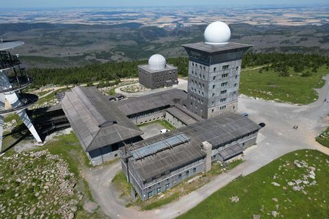 Auf dem Brocken plant die Bundeswehr für Mai ein Karrierecamp. (Archivbild) Foto: Matthias Bein/dpa