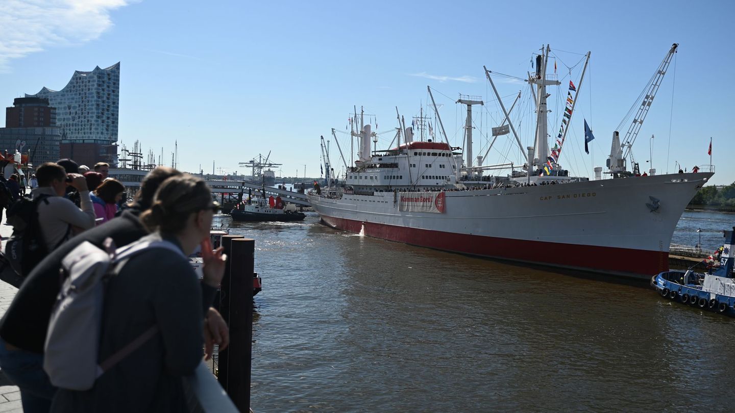 Das Schiff transportierte von 1962 bis 1981 unter anderem Autos und Maschinen nach Südamerika. (Archivbild) Foto: David Hammerse