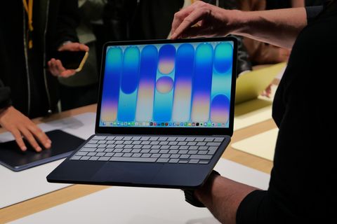 Das Macbook Neo bei Apples Produktpräsentation in London
