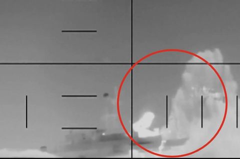 Iranische Fregatte von US-Torpedo attackiert – Explosion zerreißt "Iris Dena"