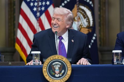 US-Präsident Trump verpflichtet Tech-Konzerne zu eigener Stromproduktion für Rechenzentren. Foto: Jacquelyn Martin/AP/dpa