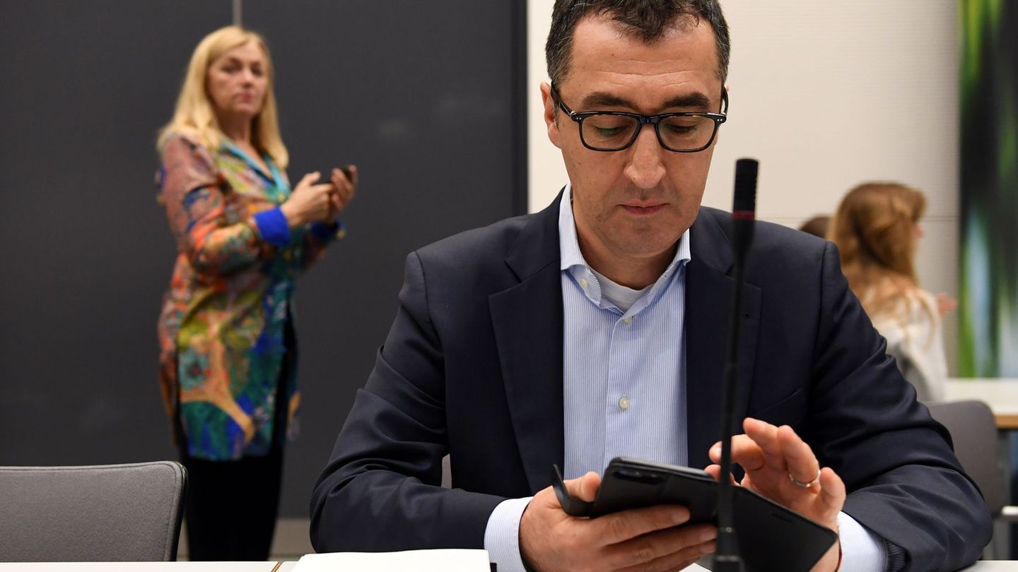 Özdemir ist studierter Sozialpädagoge. (Symbolbild) Foto: picture alliance / Wolfgang Kumm/dpa