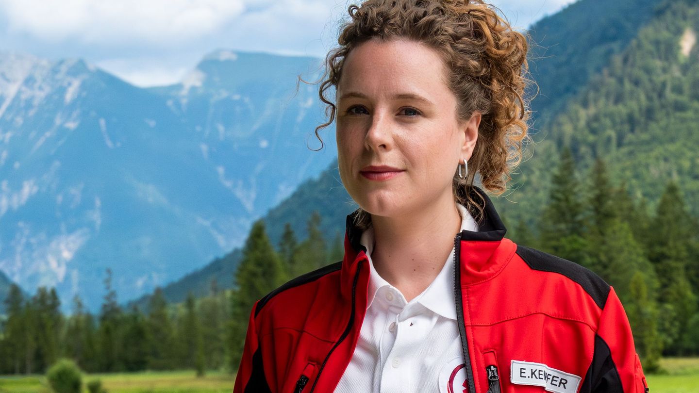 "Reiterhof Wildenstein"-Star Klara Deutschmann schlüpft ab Donnerstag, 12. März, in die Rolle der mit ADHS lebenden Rettungssanitäterin Elli Kempfer. In "Einfach Elli" (wöchentlich um 20.15 Uhr) geht es ganz schön zur Sache, wie die 36-Jährige im Interview verrät.