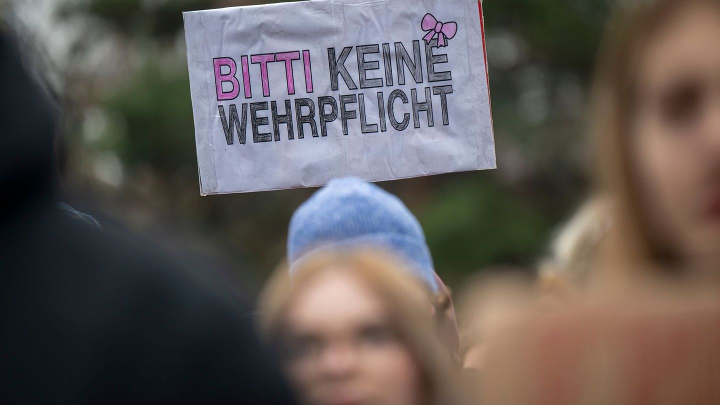 Demonstrationen: Erneut Schulstreik gegen neuen Wehrdienst in NRW