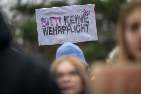 Auch in NRW wird in zahlreichen Städten gestreikt. (Archivbild) Foto: Peter Kneffel/dpa