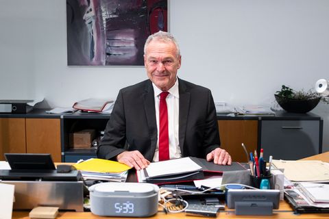 Frank Rebhan will OB in Neustadt bei Coburg bleiben. (Archivbild) Foto: Daniel Vogl/dpa