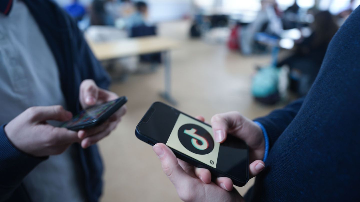 Nicht nur in Sozialen Netzwerken finden Kinder und Jugendliche Inhalte, die gefährlich sein können. (Symbolbild) Foto: Marcus Br