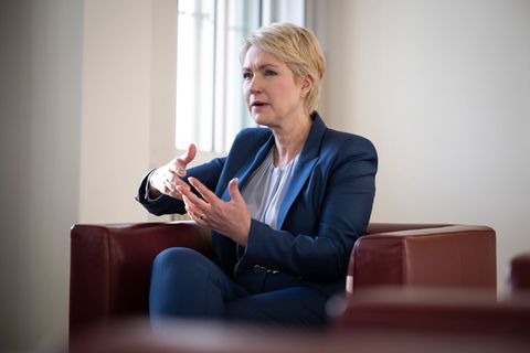 Bei der Ministerpräsidentenkonferenz in Berlin will MV-Regierungschefin Manuela Schwesig (SPD) über ein Social-Media-Verbot für