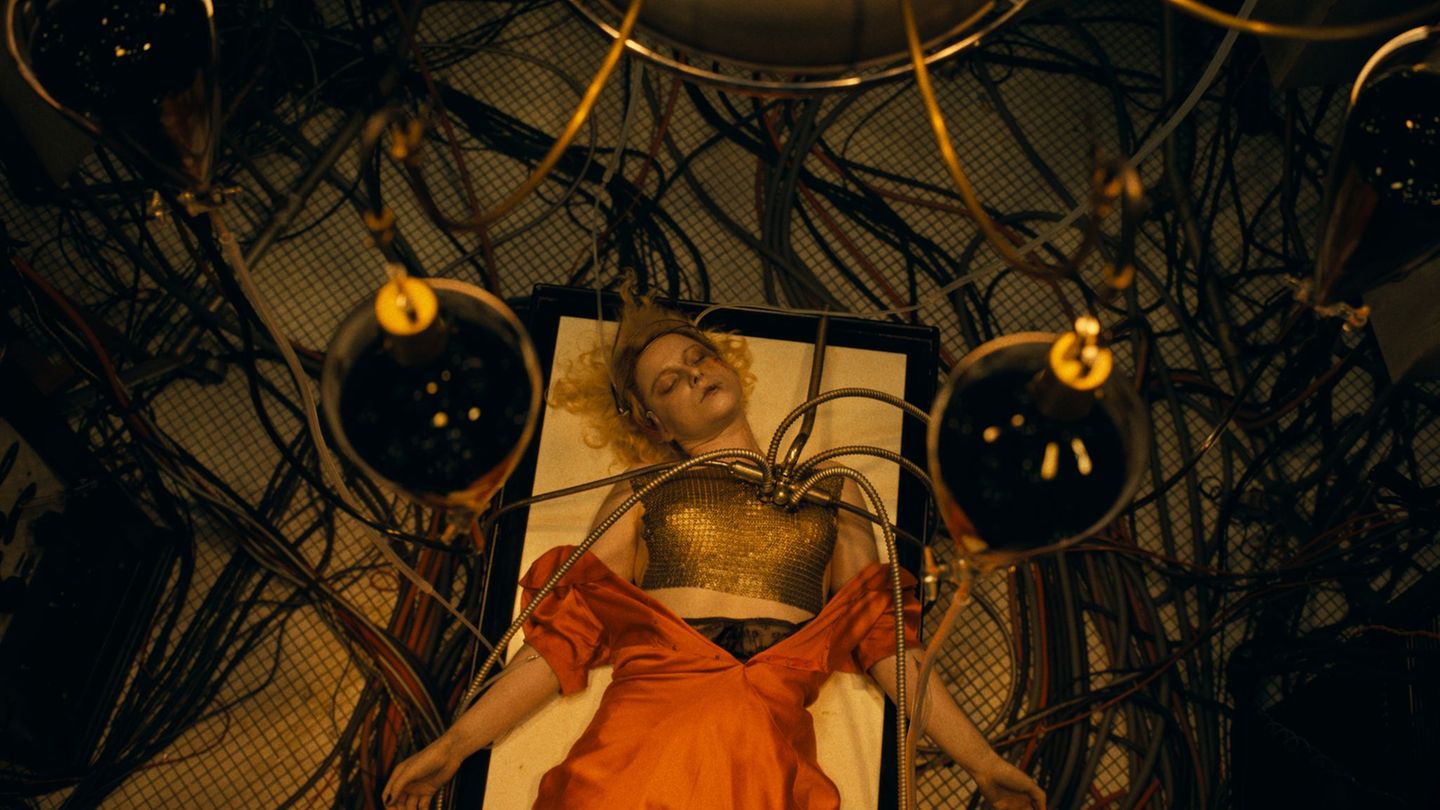 Frankensteins Braut bekommt kurzerhand den Namen Penélope, obwohl sie in ihrem früheren Leben anders hieß. (Handout-Foto) Foto: