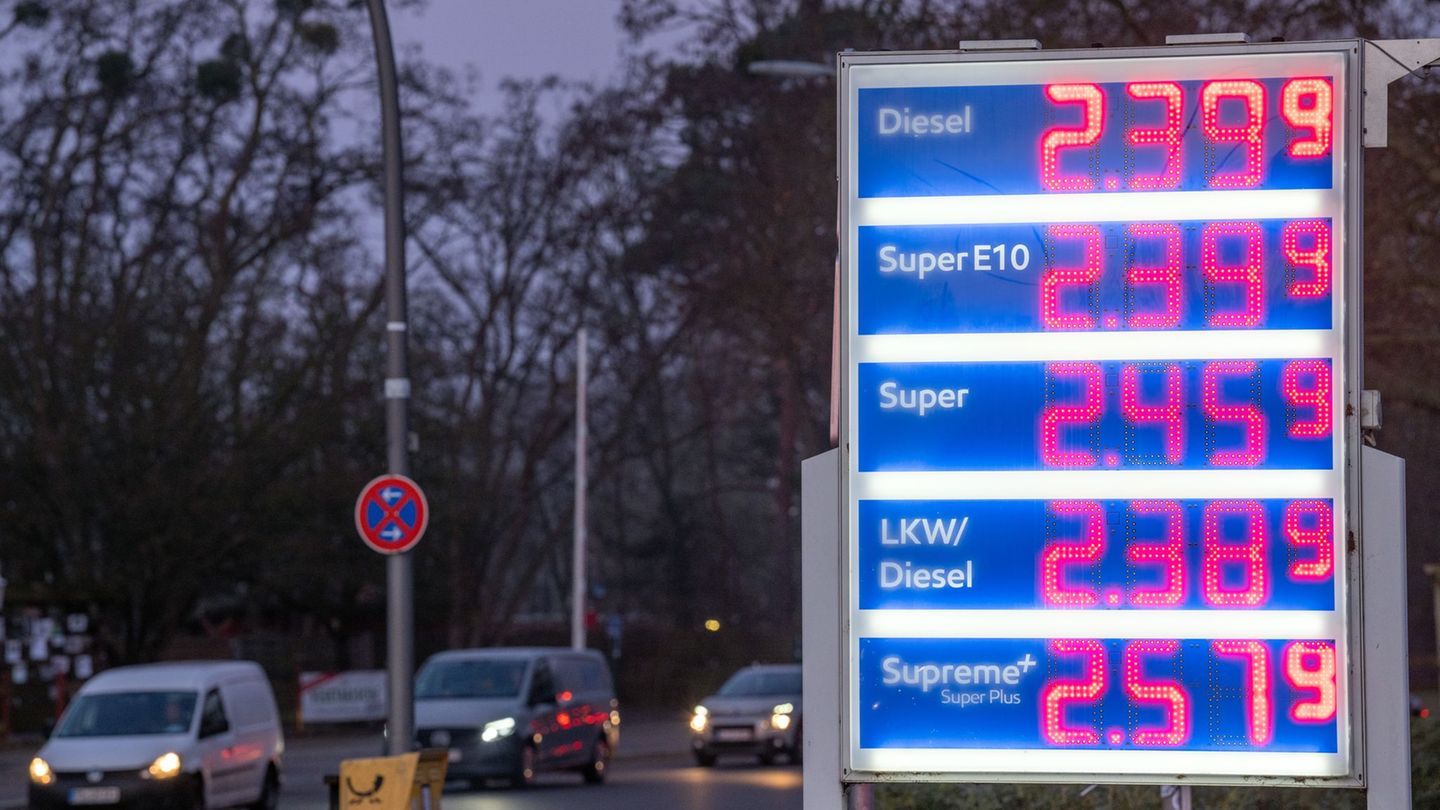 Tanken wird immer teurer. Foto: Soeren Stache/dpa