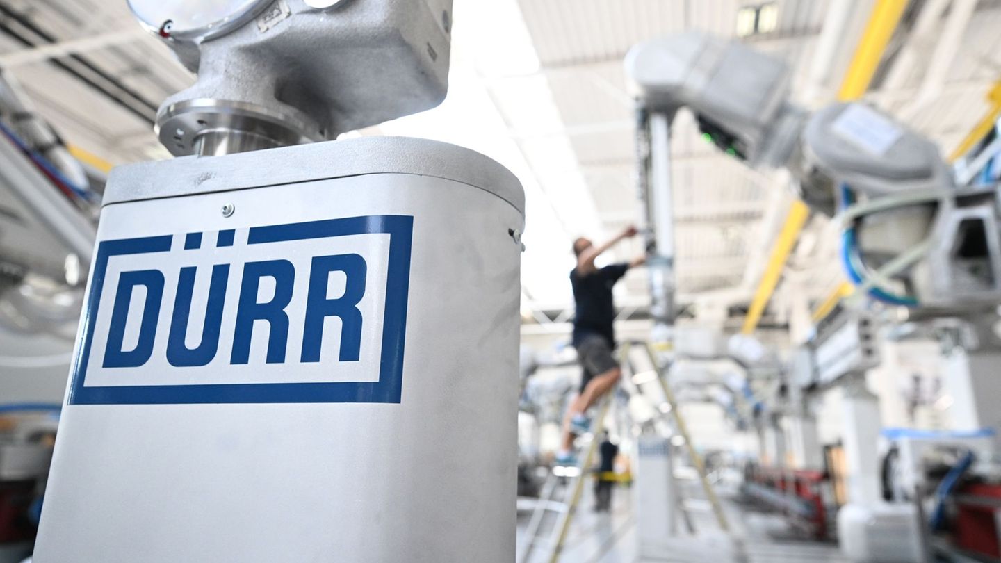 Maschinenbauer Dürr will sein Ergebnis weiter verbessern. (Archivbild) Foto: Bernd Weißbrod/dpa