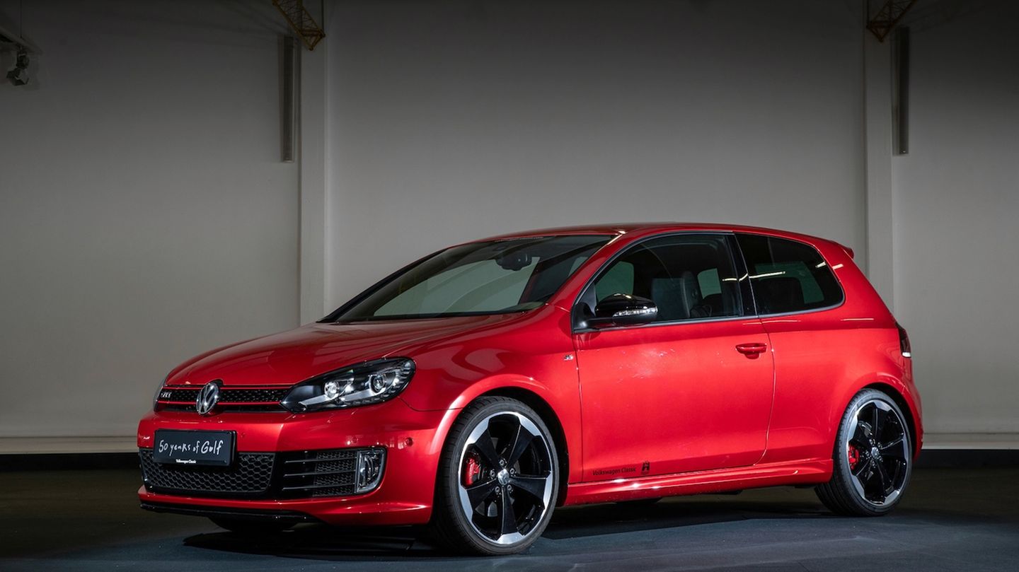 roter VW Golf GTI IV