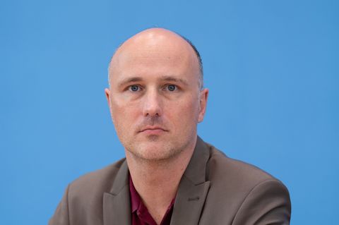 Der Grünen-Kulturpolitiker Sven Lehmann befürchtet ein "Klima der Vorzensur". (Archivbild) Foto: Soeren Stache/dpa