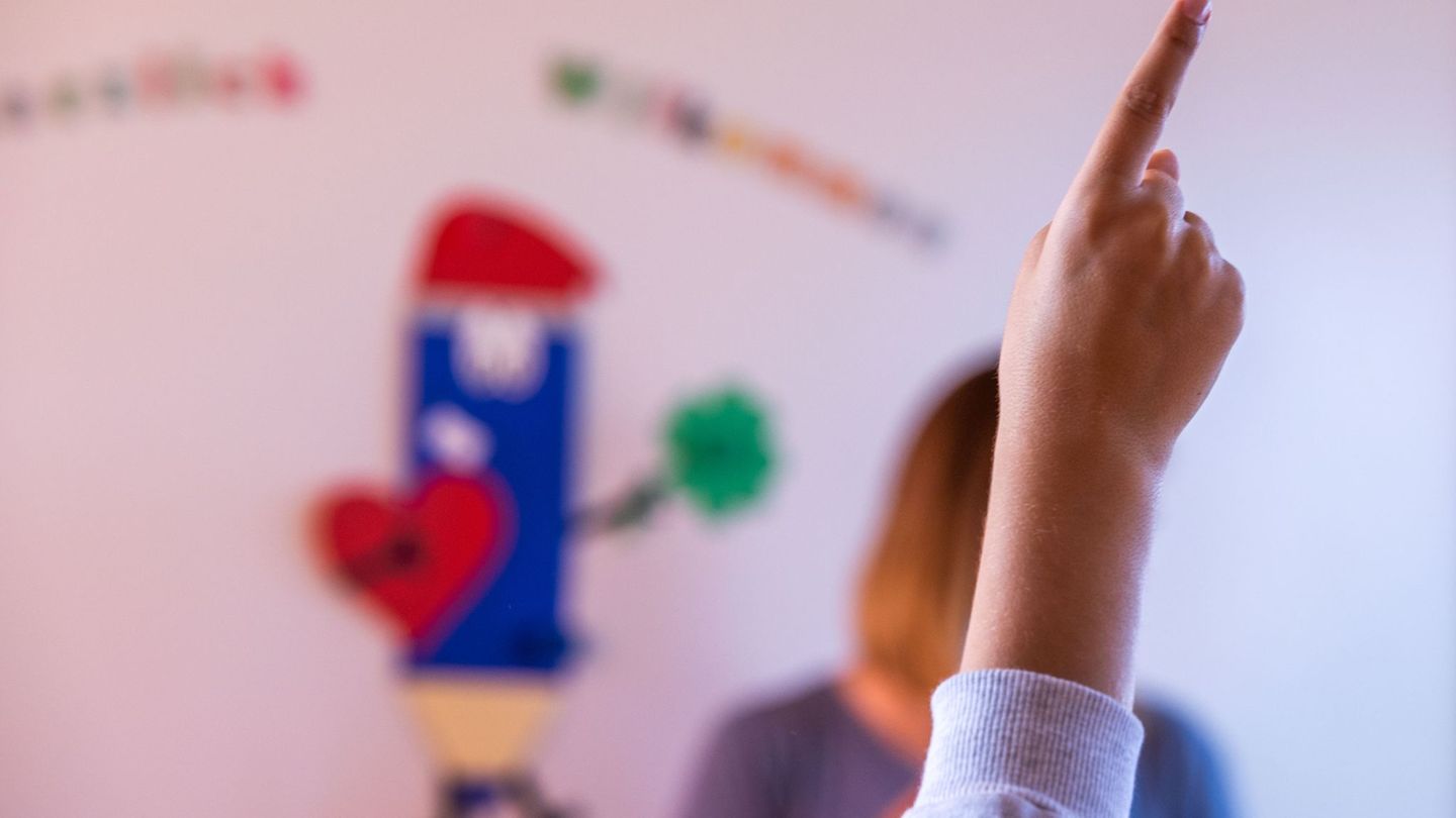 Schule und Hort sollen in Sachsen künftig stärker zusammenarbeiten - ein entsprechendes Modellprojekt wurde um ein Jahr verlänge