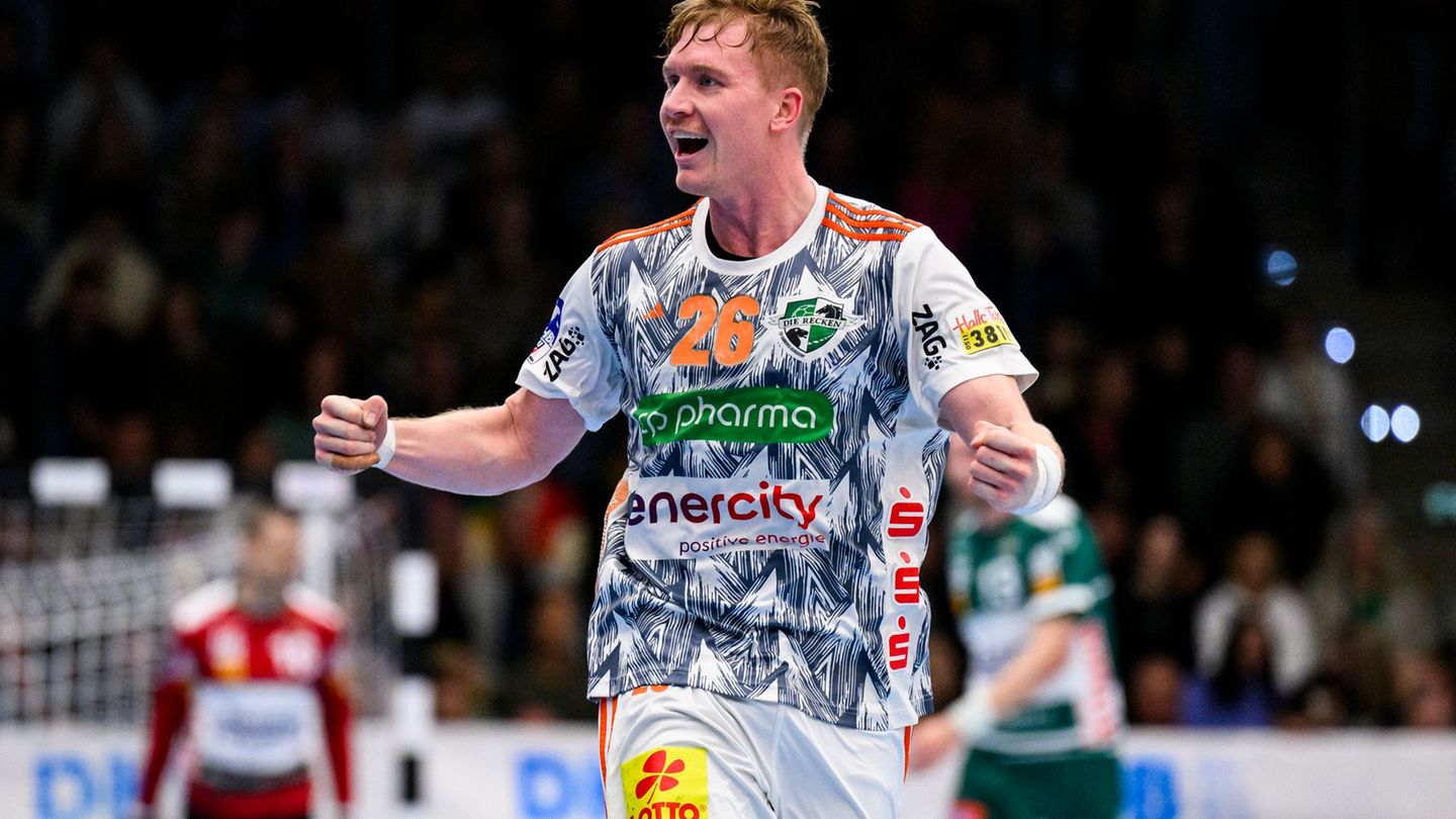 Jonathan Edvardsson bleibt bis 2028 bei der TSV Hannover-Burgdorf. (Archivbild) Foto: Tom Weller/dpa