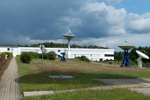Am Deutschen Zentrum für Luft- und Raumfahrt in Neustrelitz wird ein neues Forschungsgebäude gebaut. (Archivbild) Foto: picture