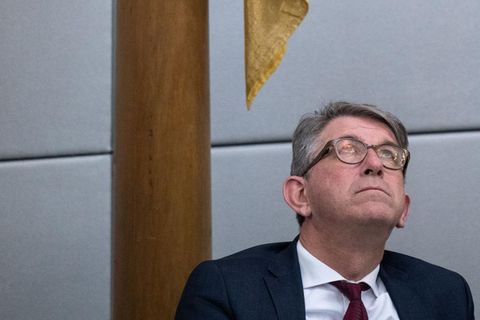 Meinung : Wie lange kann sich Friedrich Merz diesen Katastrophenminister noch leisten?