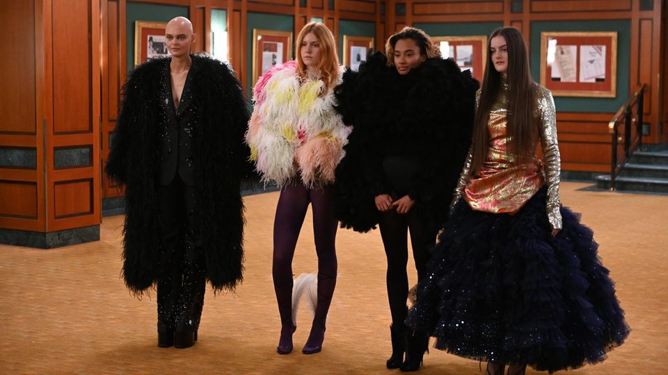 GNTM 2026: Anika, Marlene, Aurélie und Julia (v. l. n. r.) beim Casting für Designer Dawid Tomaszewski