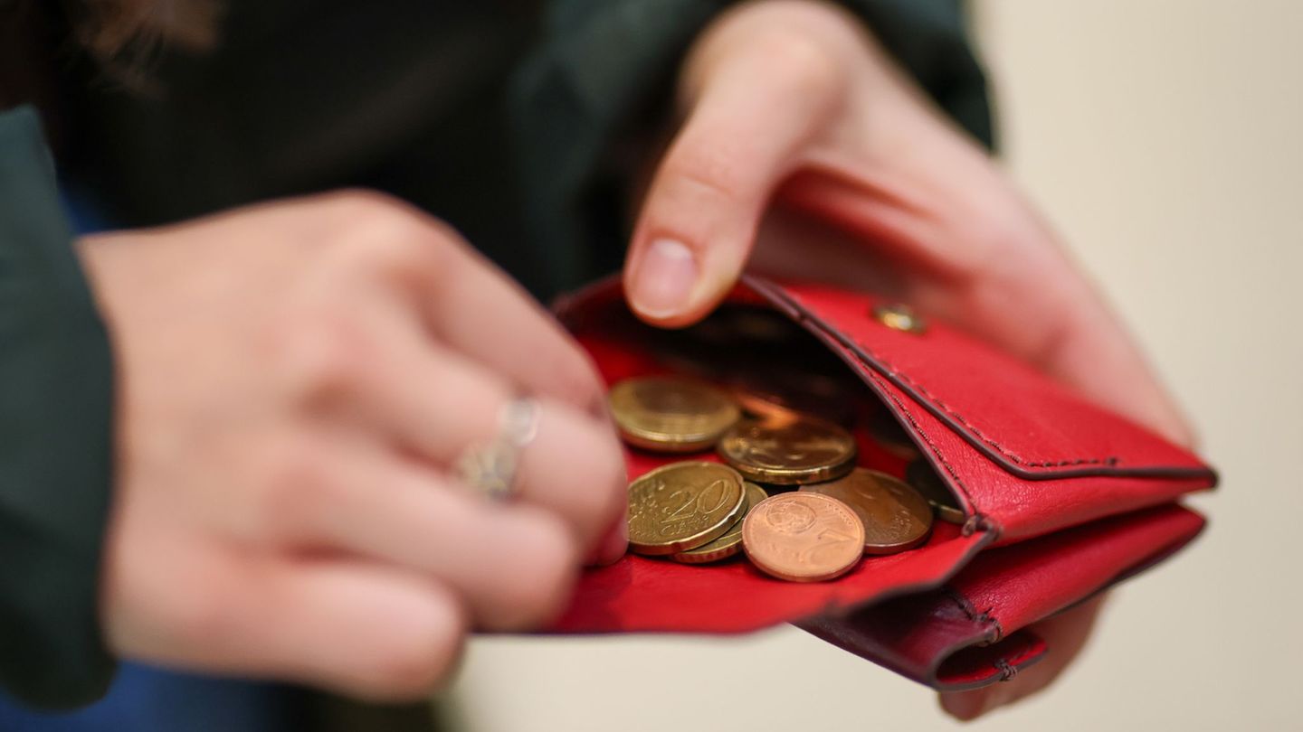 Die Inflationsrate lag in Thüringen im Februar weiterhin bei 2,1 Prozent. (Symbolbild) Foto: Jan Woitas/dpa