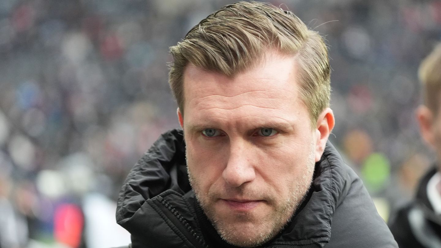 Kritisiert die Trainer im Fußball: Frankfurts Sportvorstand Markus Krösche. (Archivbild) Foto: Marc Schüler/dpa