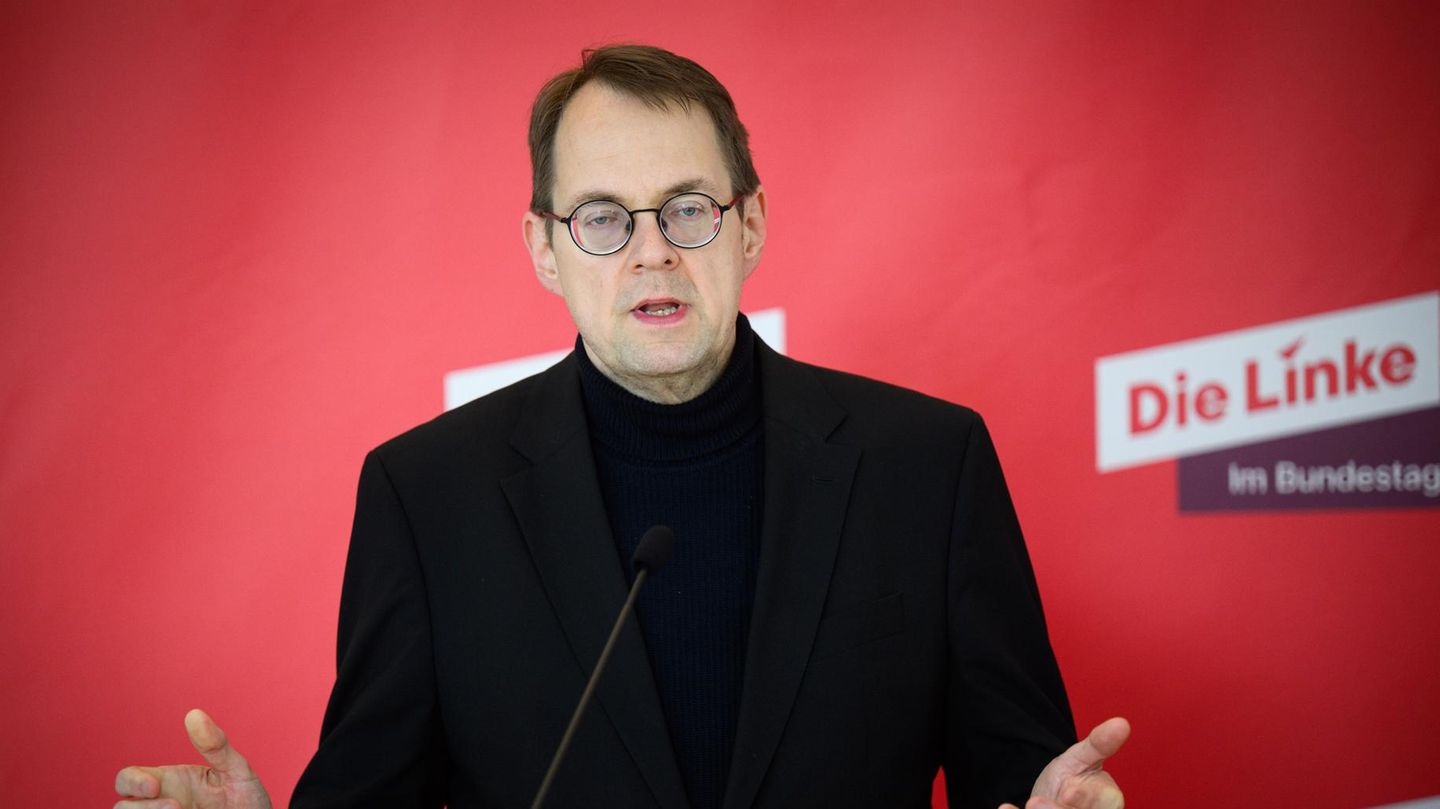 Steigende Spritpreise : Die Linke fordert eine Neuauflage des 9-Euro-Tickets