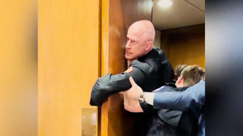 US-Veteran wird Arm gebrochen