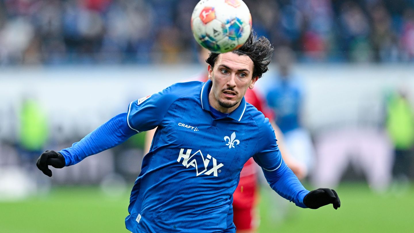 Fraser Hiornby hofft gegen Kiel auf seinen Einsatz 8Archivbild). Foto: Uwe Anspach/dpa