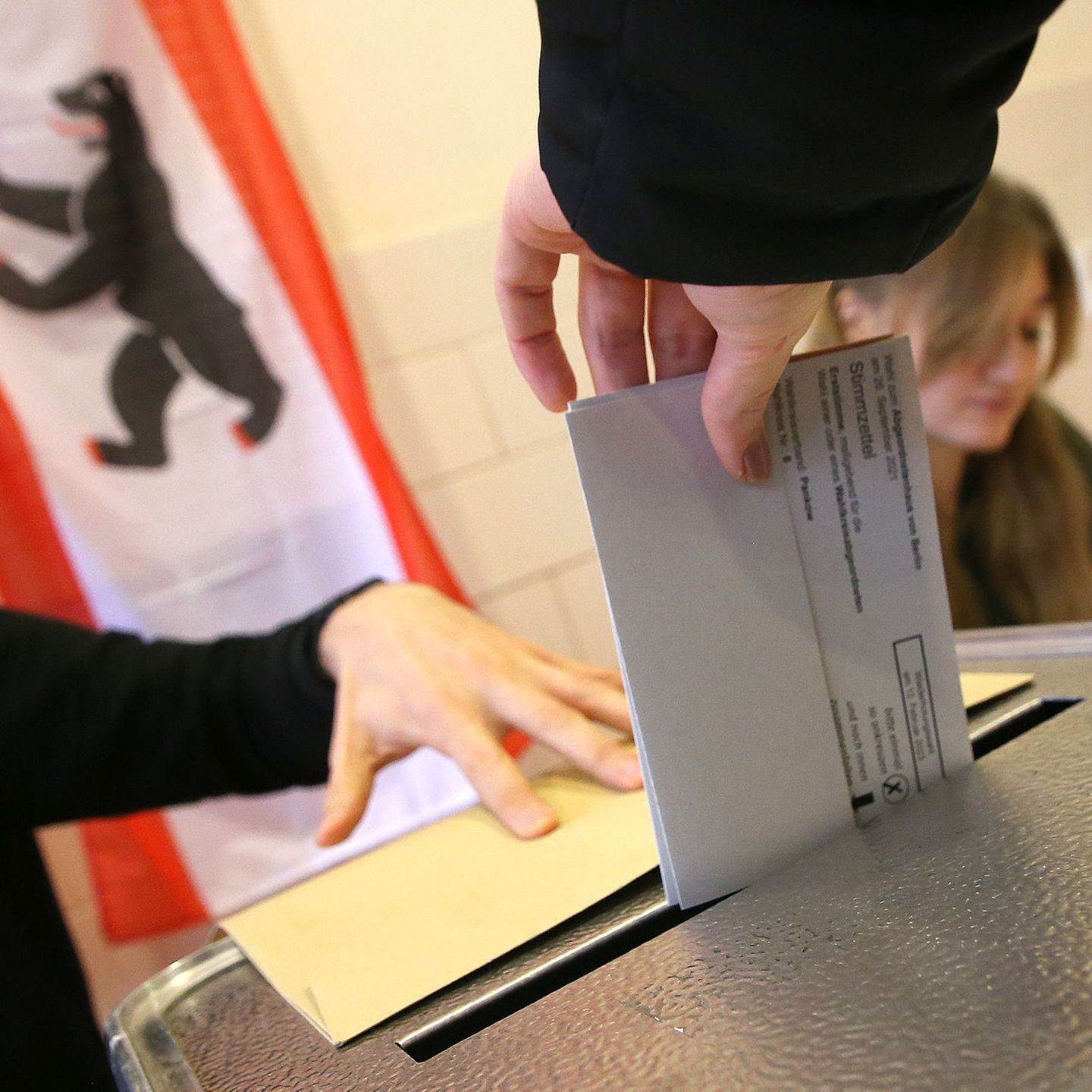 In Berlin wird ein Paritätsgesetz diskutiert, das den gleichen Anteil von Frauen und Männern auf den Kandidatenlisten gewährleis