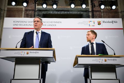 Die Regierungschefs von Rheinland-Pfalz und von Sachsen, Alexander Schweitzer (SPD) und Michael Kretschmer (CDU) stellten die Er