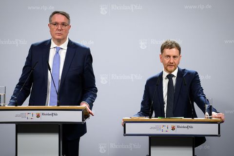 Ministerpräsidenten fordern bei der MPK ein Eingreifen gegen mögliche Preissprünge an Tankstellen Foto: Bernd von Jutrczenka/dpa