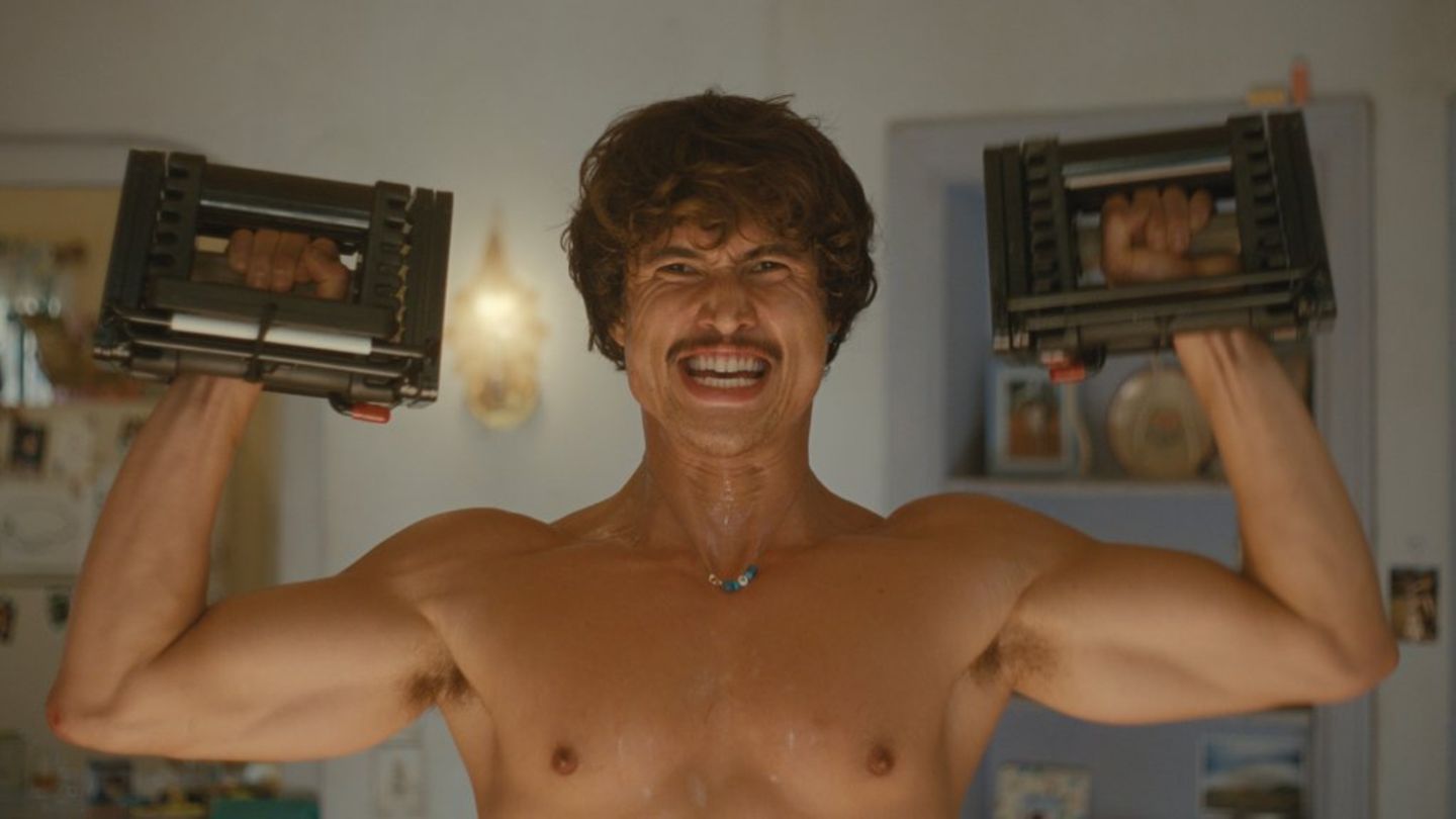 Erneut bricht ein Konflikt aus: Charles Melton in Staffel zwei von "Beef".