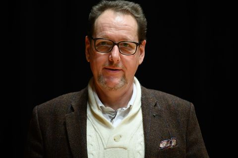 Peter Theiler übernimmt 2027 als Übergangs-Intendant für ein Jahr die Essener Oper Foto: Robert Michael/dpa-Zentralbild/dpa