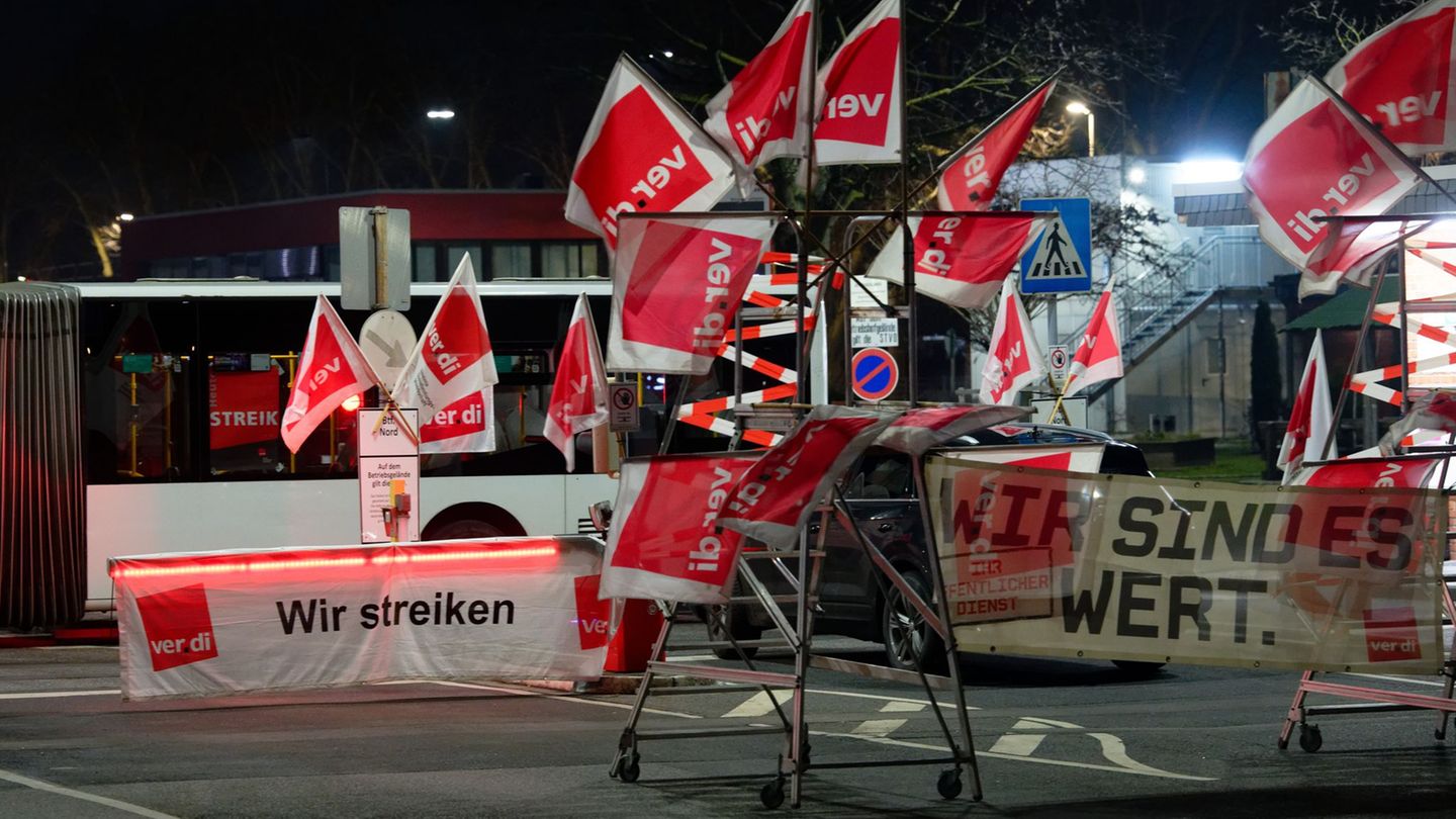 Tarifkonflikt mit Folgen: Nahverkehr in Köln, Bonn und Monheim weitgehend lahmgelegt