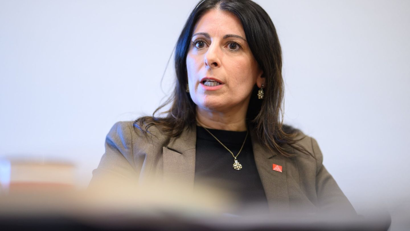 Auto: VW-Betriebsratschefin sieht Rüstung als Option