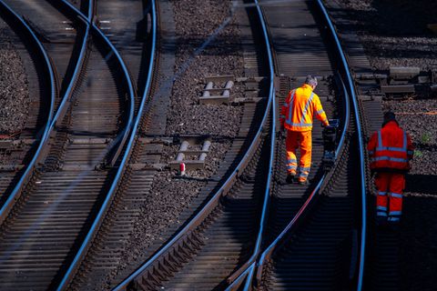 Wegen Bauarbeiten im Bereich des Bahnhofs in Herford wurde der Fernverkehr eine Woche lang umgeleitet. (Symbolbild) Foto: Jens B