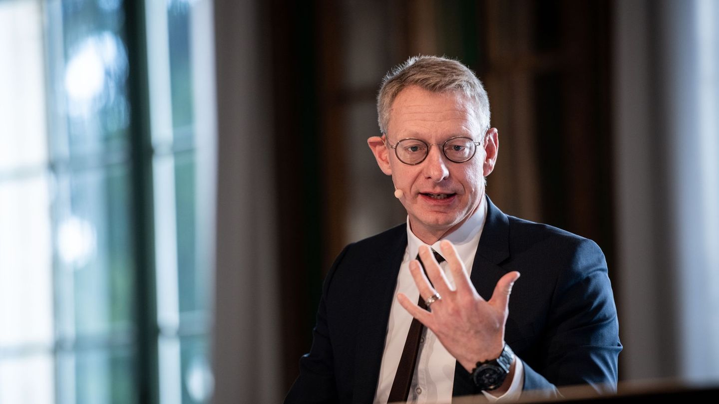 Deutsche Fußball Liga: Neue Fußball-Gehaltsregel: Sportökonom nennt eine Gefahr