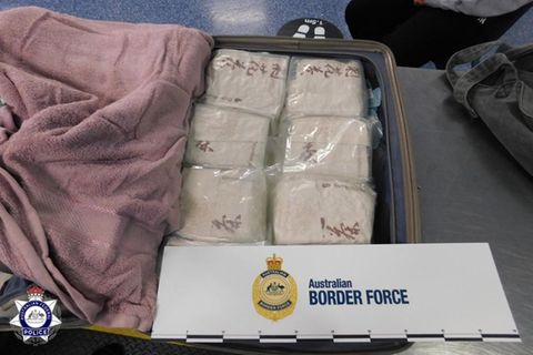 Australien: Drogen in Koffer unter rosa Handtuch