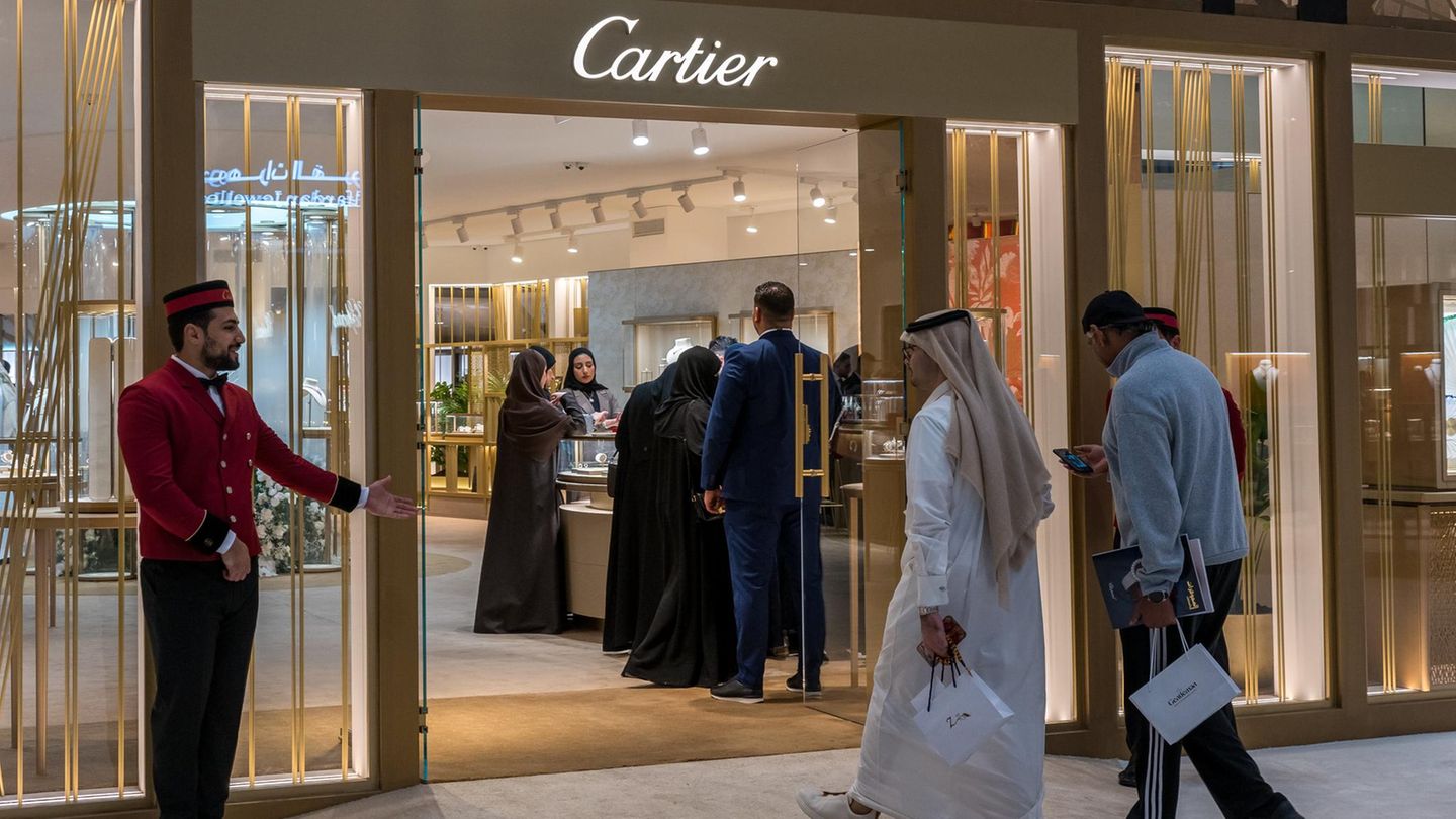 Ein Luxusuhrenladen von Cartier