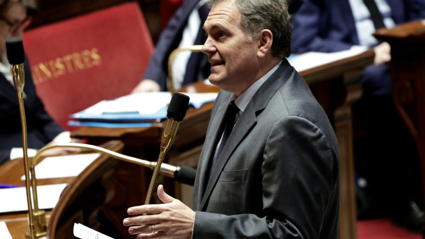 Nach Flugzeug-Umkehr wegen Raketen nimmt Frankreich Heimkehrflüge wieder auf