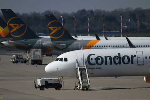 Condor-Maschine am Flughafen Düsseldorf