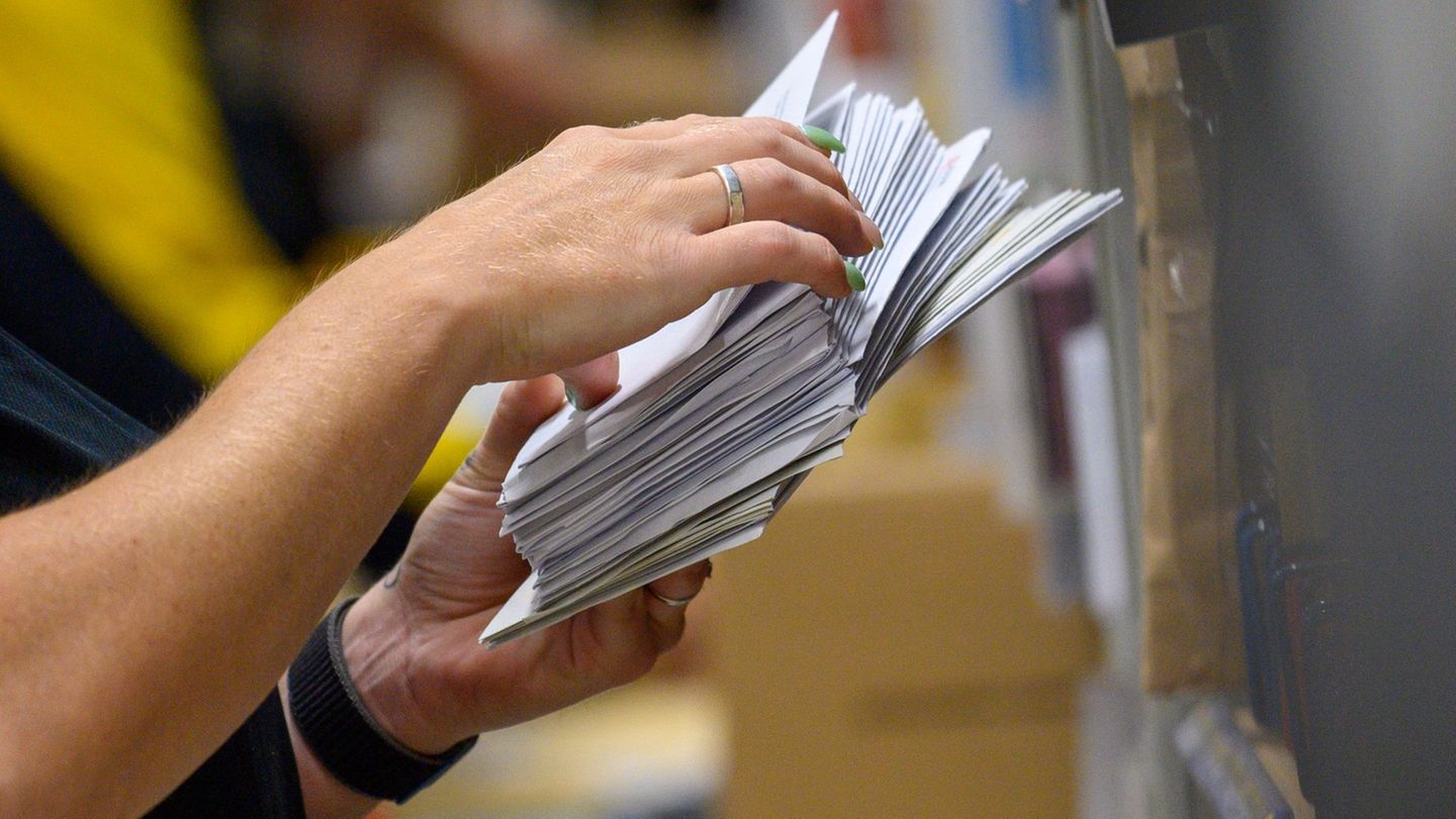 Viele Leiharbeitskräfte arbeiten in der Logistik, etwa bei Post- und Zustelldiensten (Symbolbild) Foto: Klaus-Dietmar Gabbert/dp