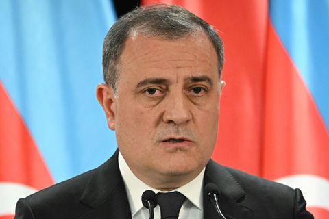 Aserbaidschans Außenminister Dschejhun Bajramow