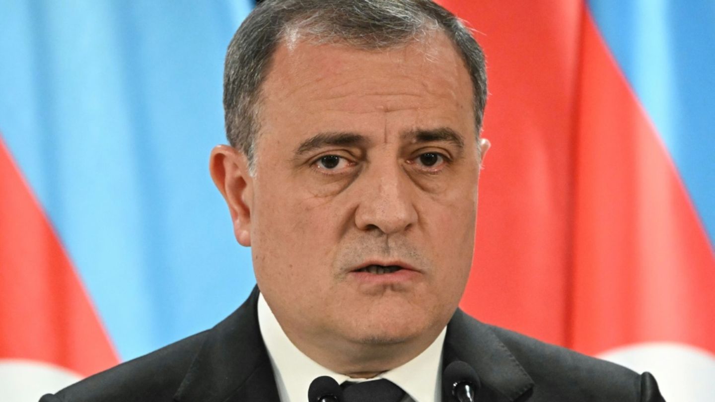 Aserbaidschans Außenminister Dschejhun Bajramow