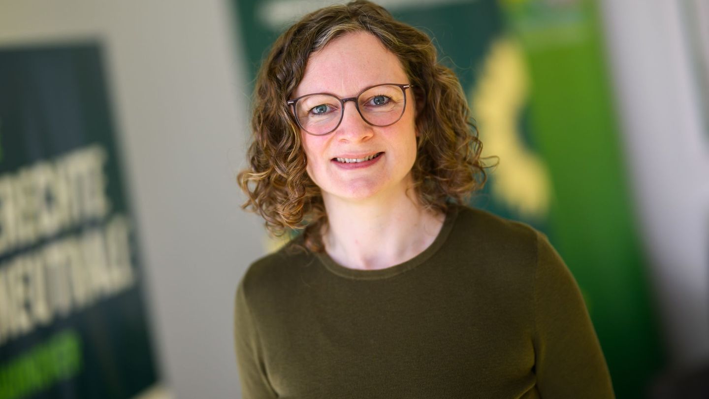 Sinja Münzberg ist die Kandidatin von Bündnis 90/Die Grünen für das Amt der Regionspräsidentin der Region Hannover. Foto: Julian