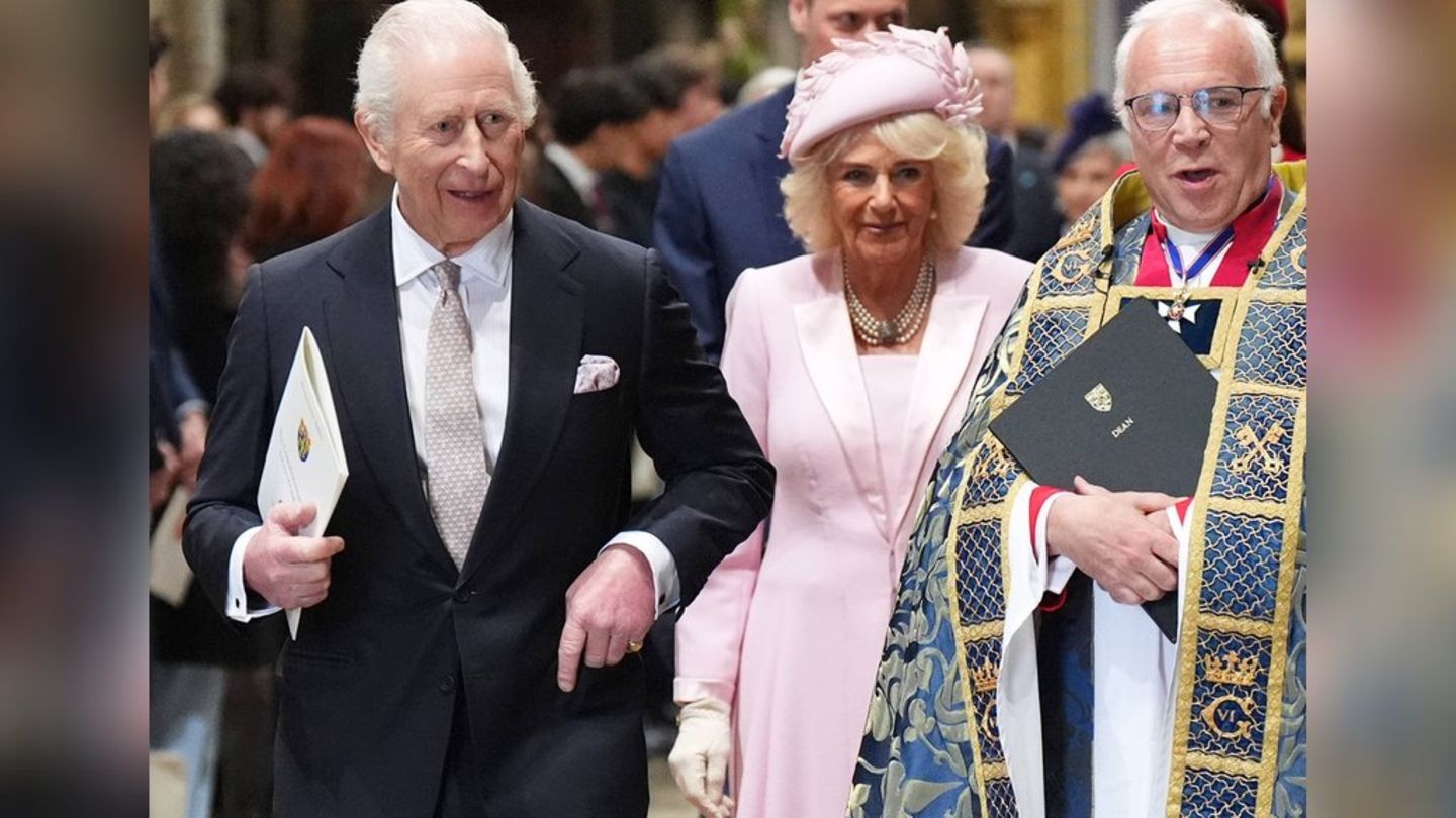 König Charles und Königin Camilla 2025 in der Westminster Abbey.