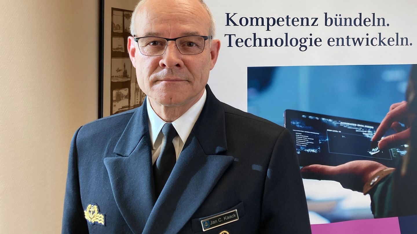 Der Inspekteur der Deutschen Marine, Vizeadmiral Jan Christian Kaack, am Freitag, 6. März, bei der Veranstaltung mit Wirtschaft