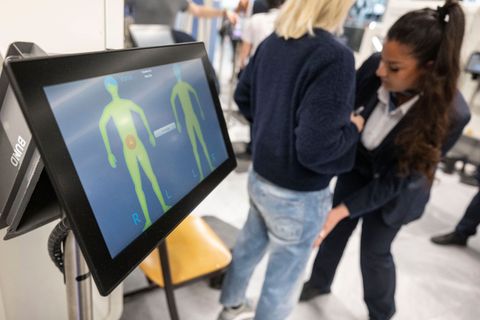 Der Flughafen Stuttgart übernimmt die Verantwortung für die Sicherheitskontrollen. (Archivbild) Foto: Marijan Murat/dpa